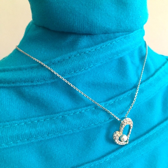 Swarovski crystal and pearl heart shaped necklace - Picture 2 of 2